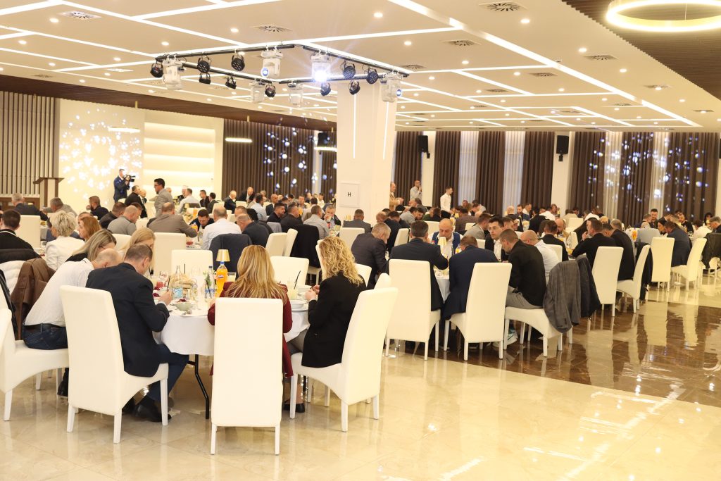 Održan XIV tradicionalni iftar u organizaciji Udruženja privrednika ,,Biznis centar” Jelah-Tešanj